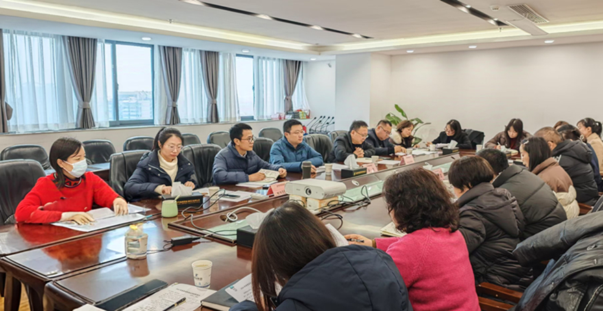 委派財務(wù)經(jīng)理述職會(圖) 委派財務(wù)經(jīng)理述職會(圖)