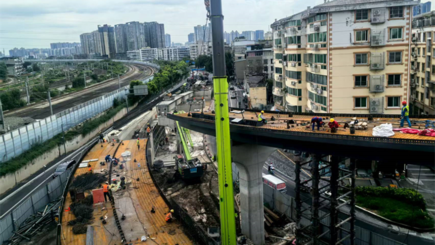 決戰(zhàn)高溫保貫通！創(chuàng)業(yè)大道南延線(xiàn)工程沖刺8月底通車(chē)節(jié)點(diǎn)